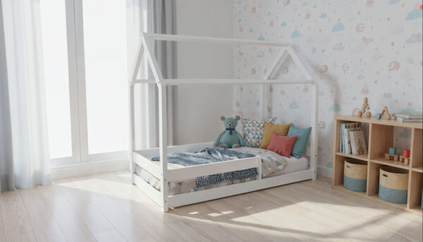 MIMI-łózko-doemk-białe-niskie-nókzi-niebieski-mś Łóżko domek MIMI - niskie nóżki